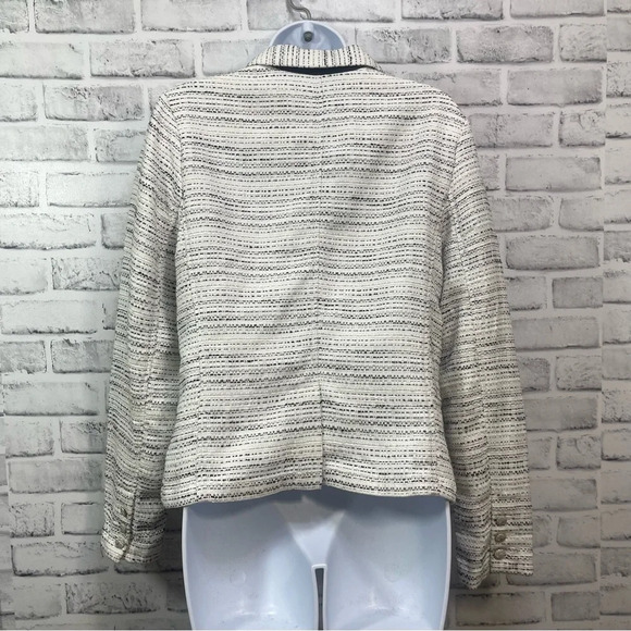 CAbi Static One Button Tweed Blazer 10 - Picture 3 of 12
